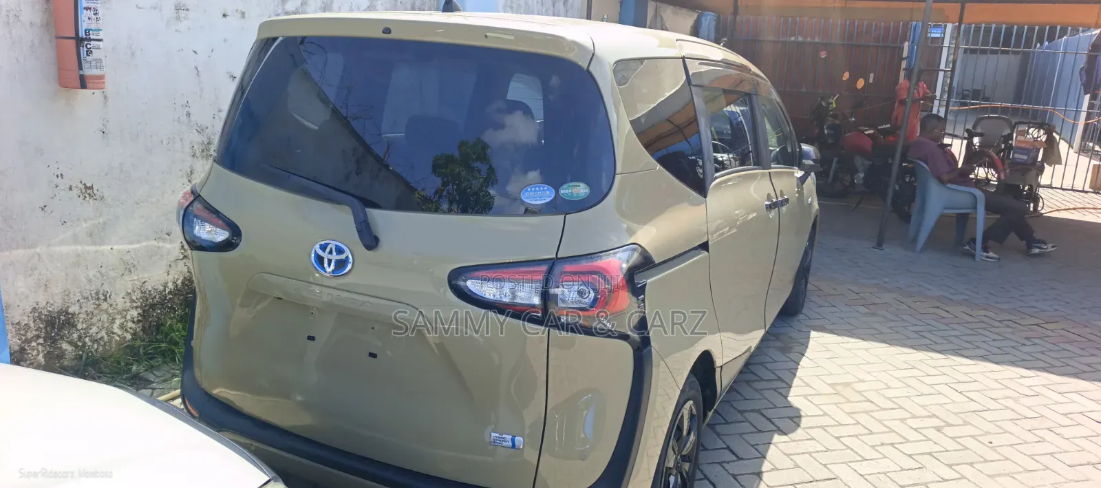 Toyota Sienta 2019