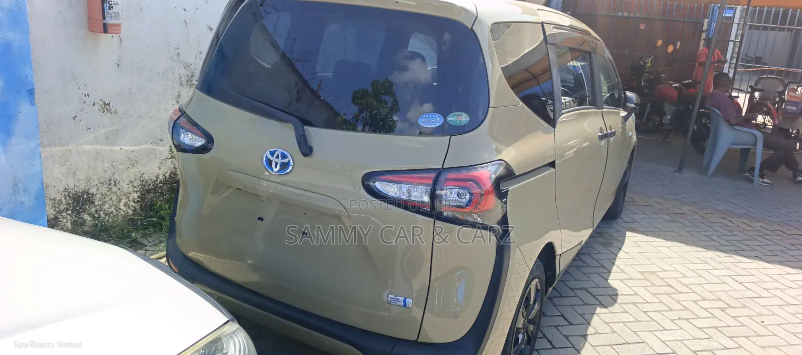 Toyota Sienta 2019