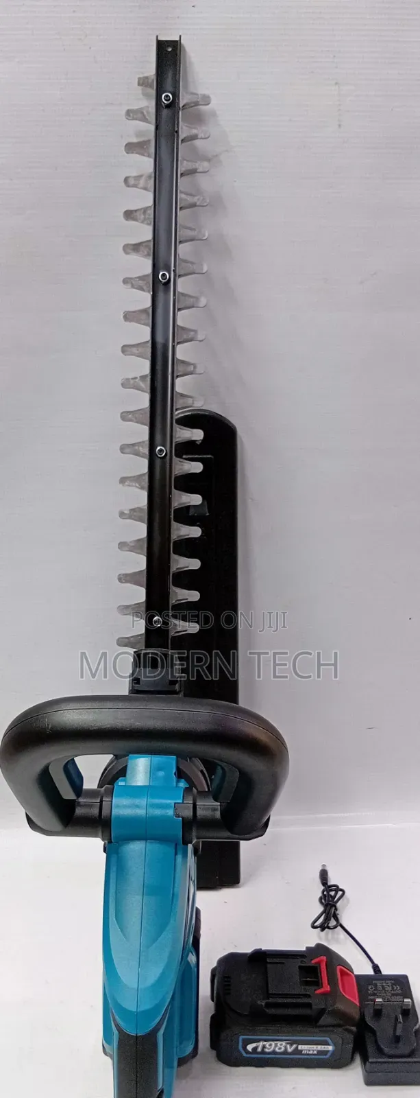 Makita Cordless Brushless Hedge Trimmer –