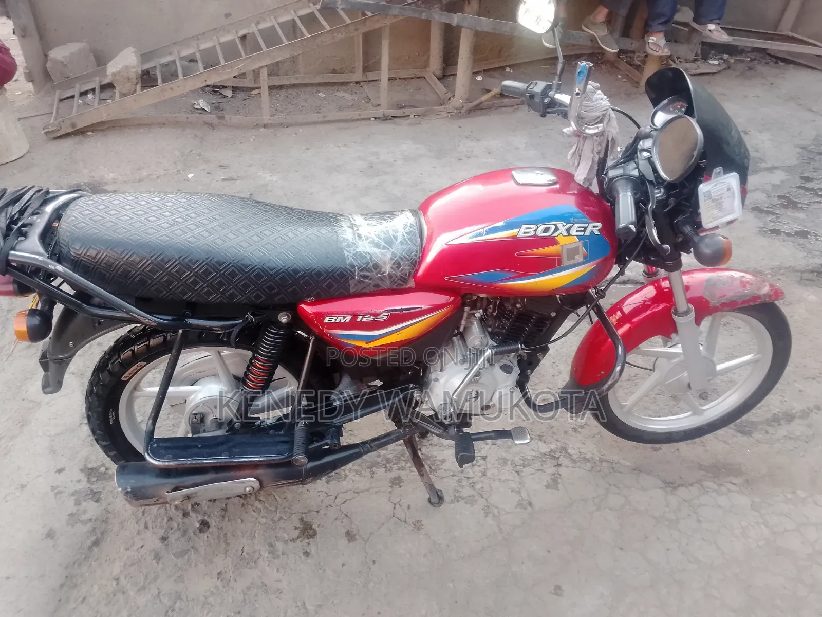Bajaj Boxer X125 2021 Red