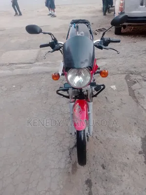 Bajaj Boxer X125 2021 Red