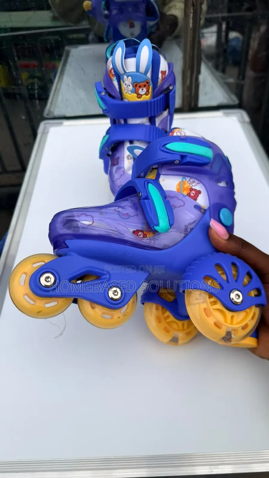 *Adjustable Roller-Skating Shoes Feature a Multi-Wheel Layout