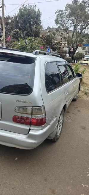 Toyota Corolla 2000 Silver