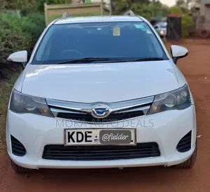 Toyota Corolla Fielder 1.5 Hybrid FWD 2014 White