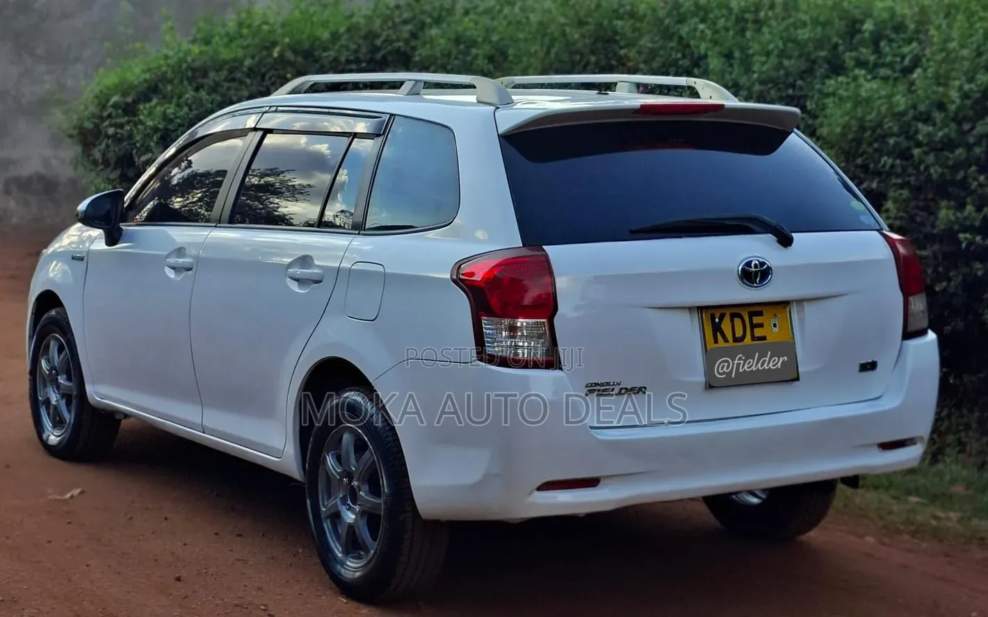 Toyota Corolla Fielder 1.5 Hybrid FWD 2014 White