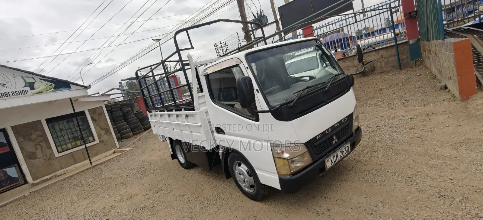 Mitsubishi Canter 2010 White
