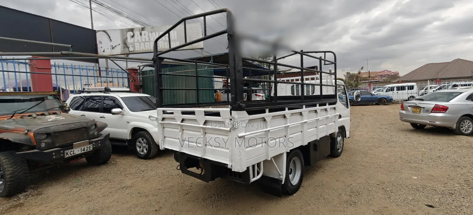 Mitsubishi Canter 2010 White