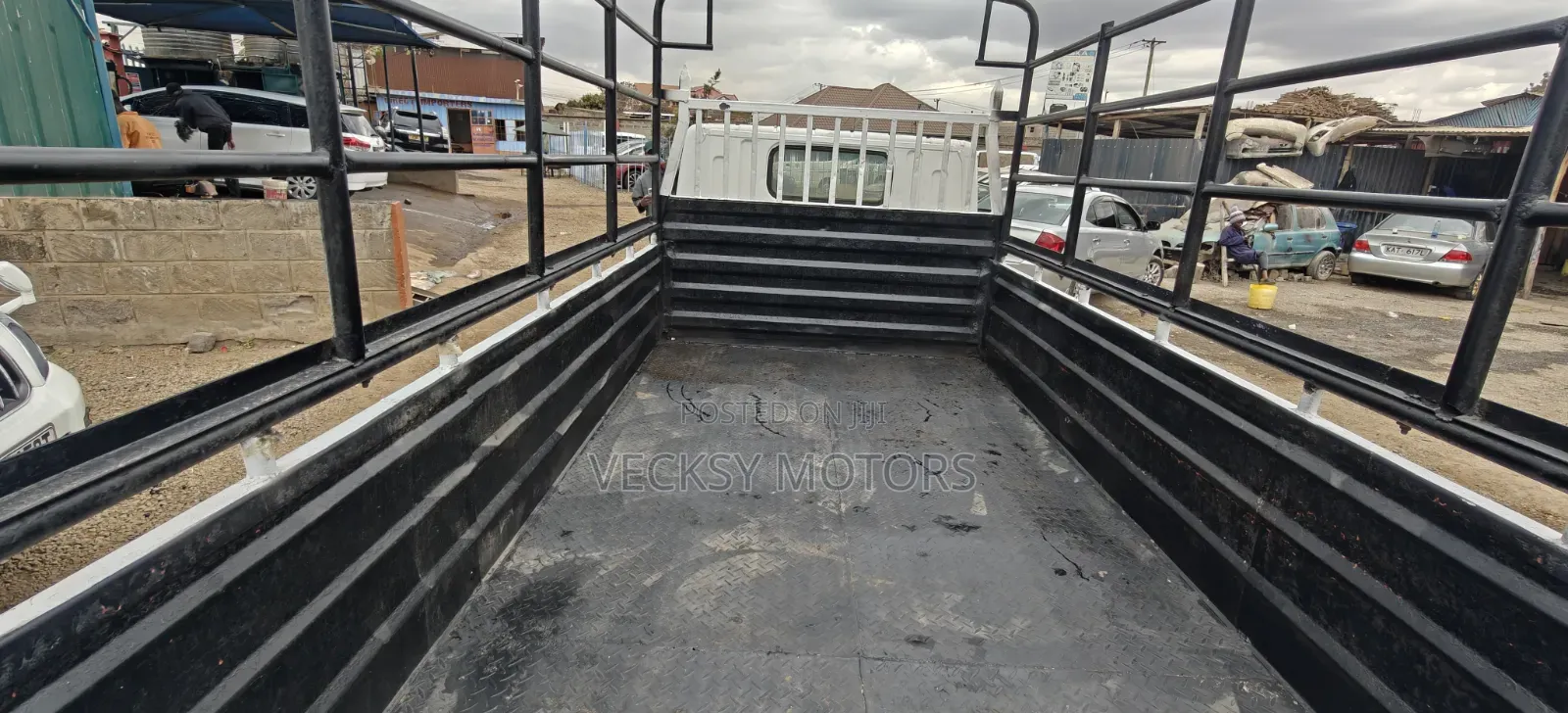 Mitsubishi Canter 2010 White