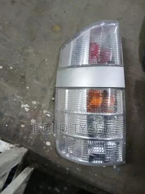 Noah 2005 Taillight