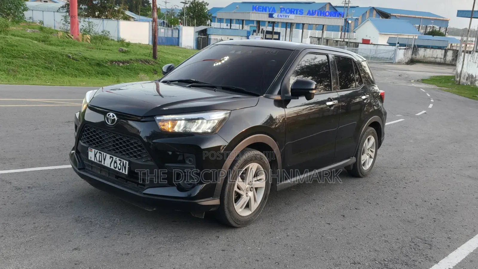 Toyota Raize 2019 Black