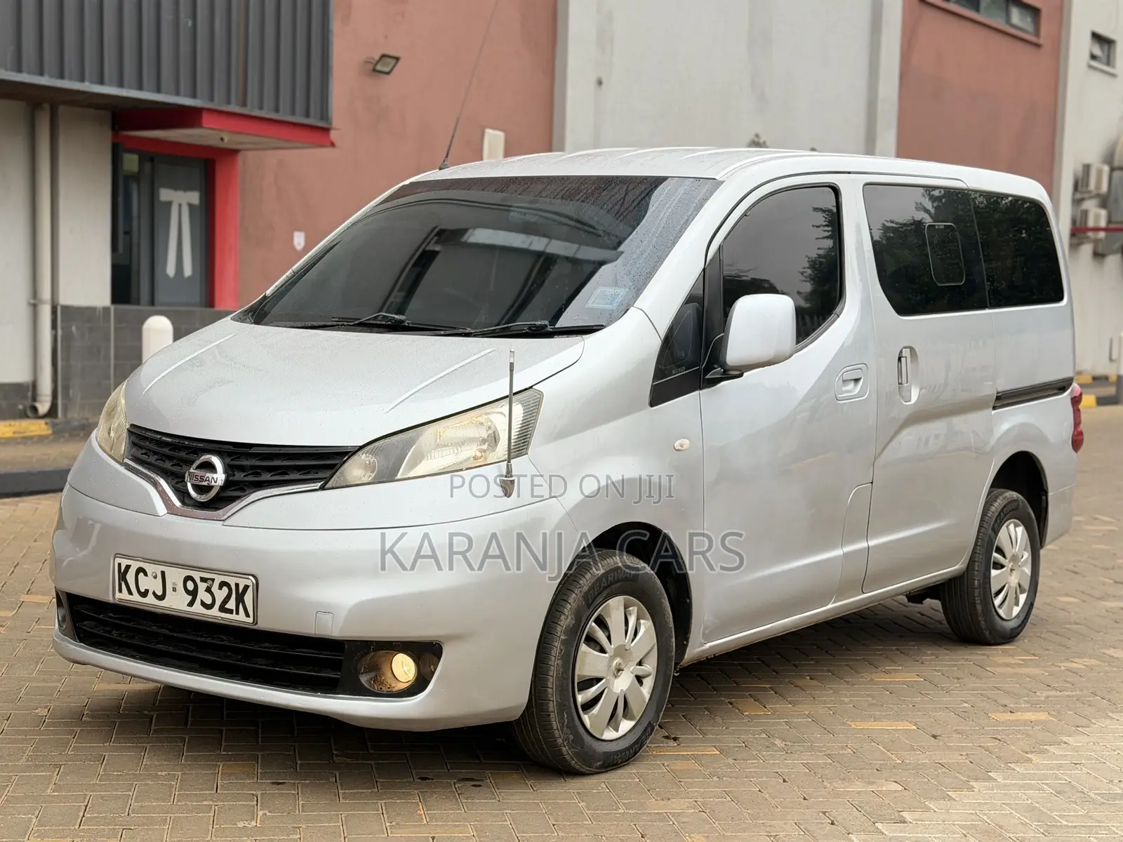 Nissan NV200 2010 Silver