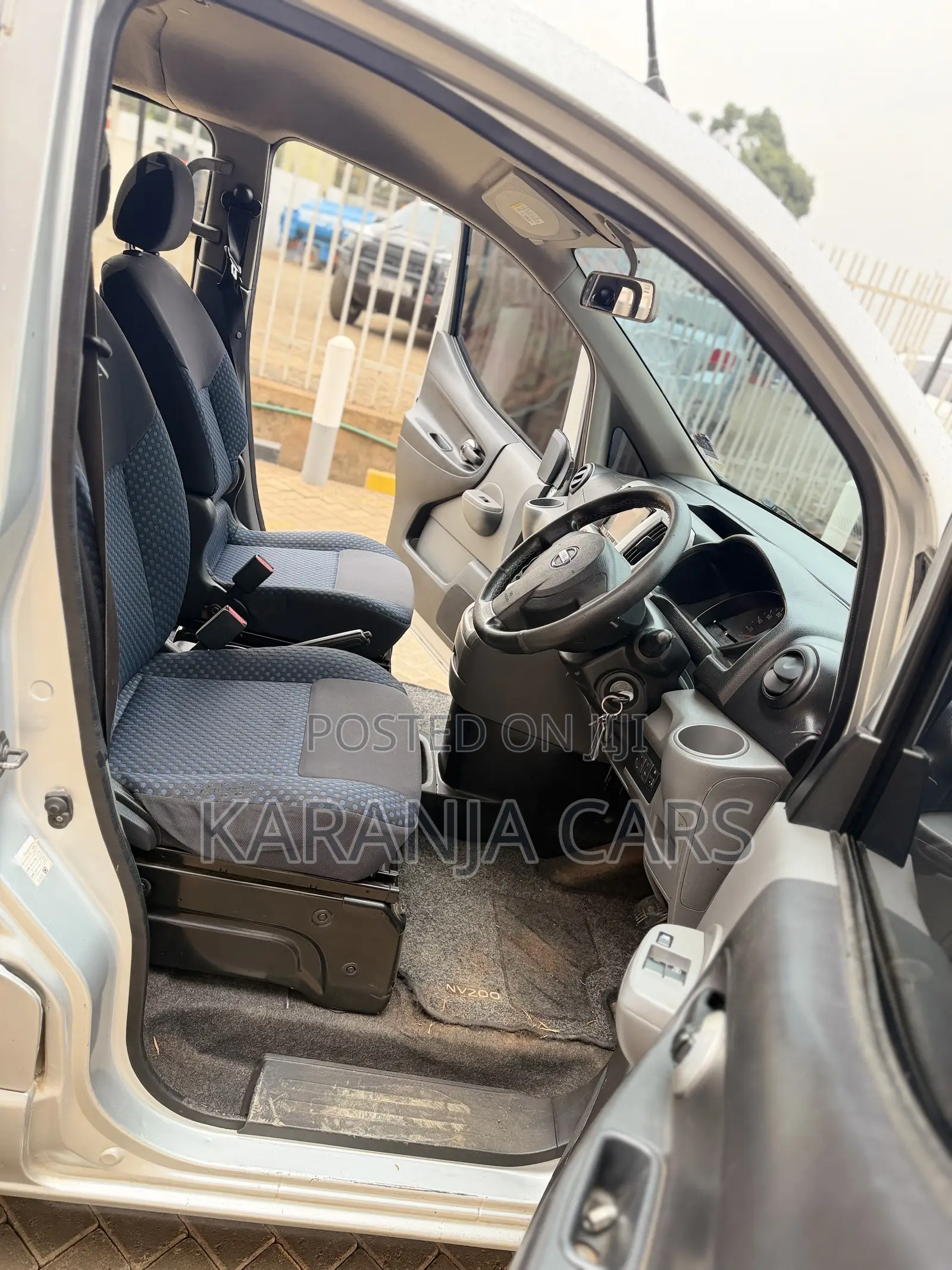 Nissan NV200 2010 Silver
