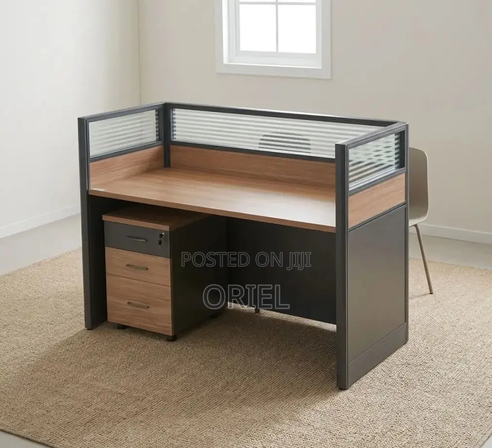 1-Seater Staff Office Workstation : Staff Computer Workstation