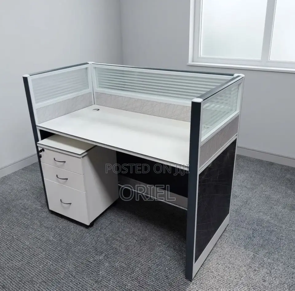 1-Seater Staff Office Workstation : Staff Computer Workstation