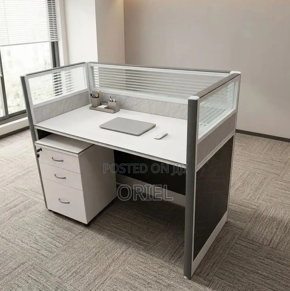 1-Seater Staff Office Workstation : Staff Computer Workstation