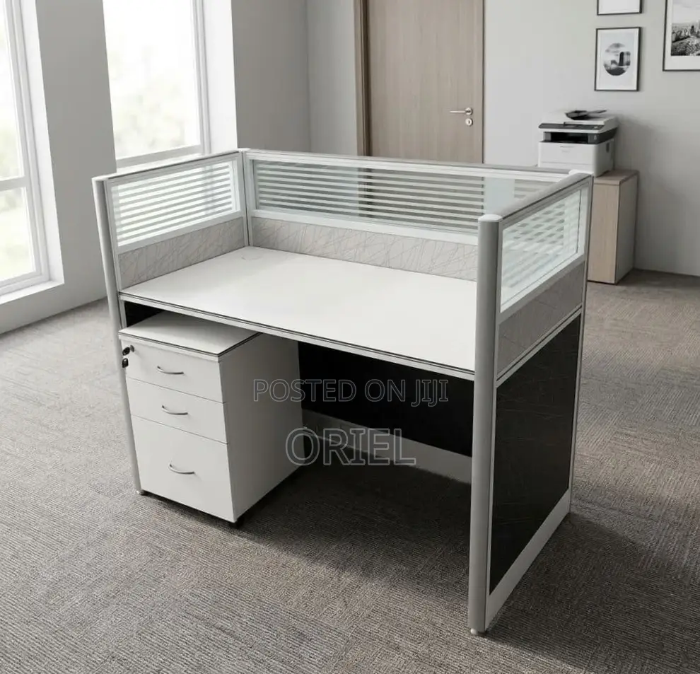 1-Seater Staff Office Workstation : Staff Computer Workstation