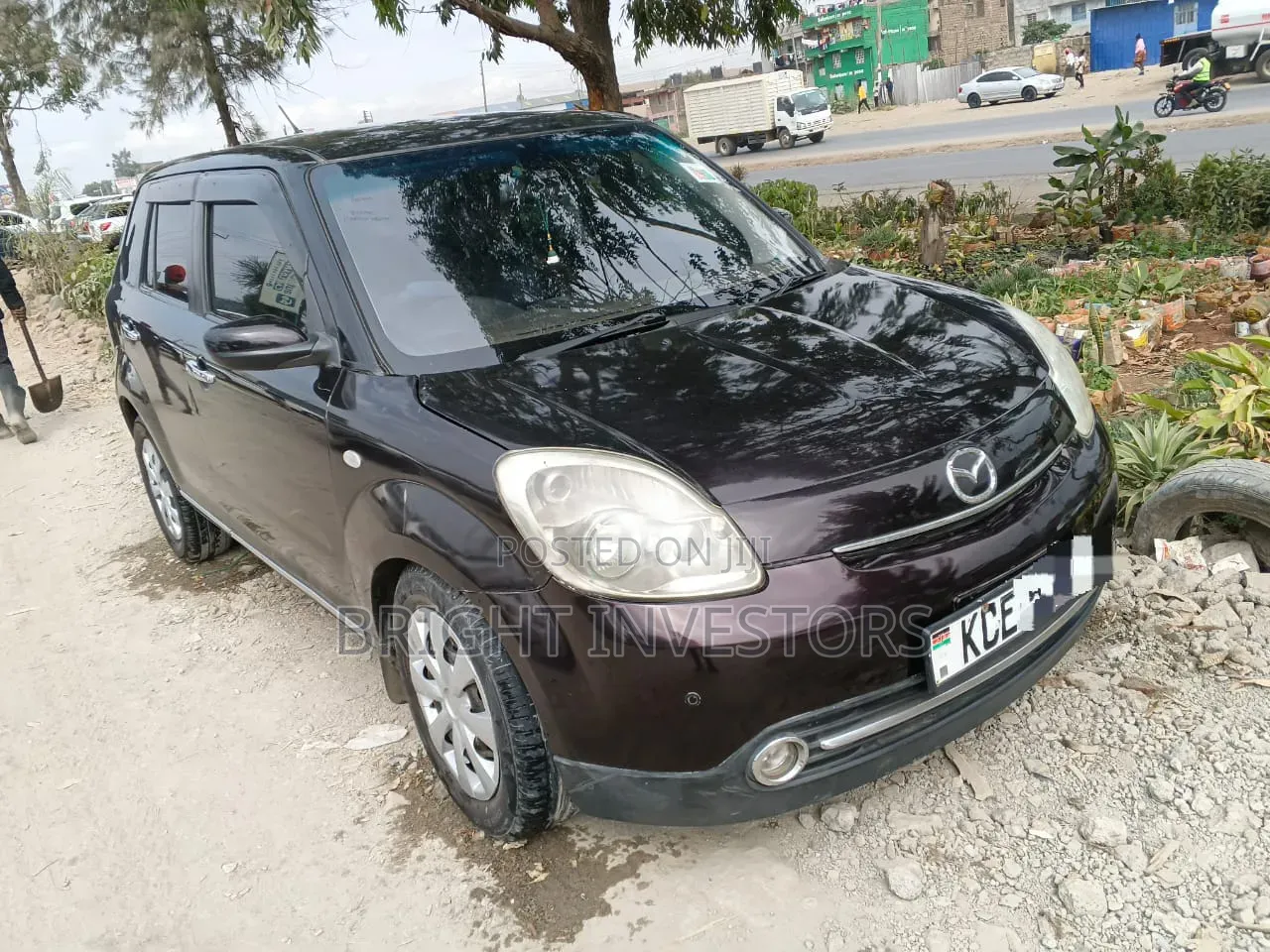 Mazda Verisa 2011