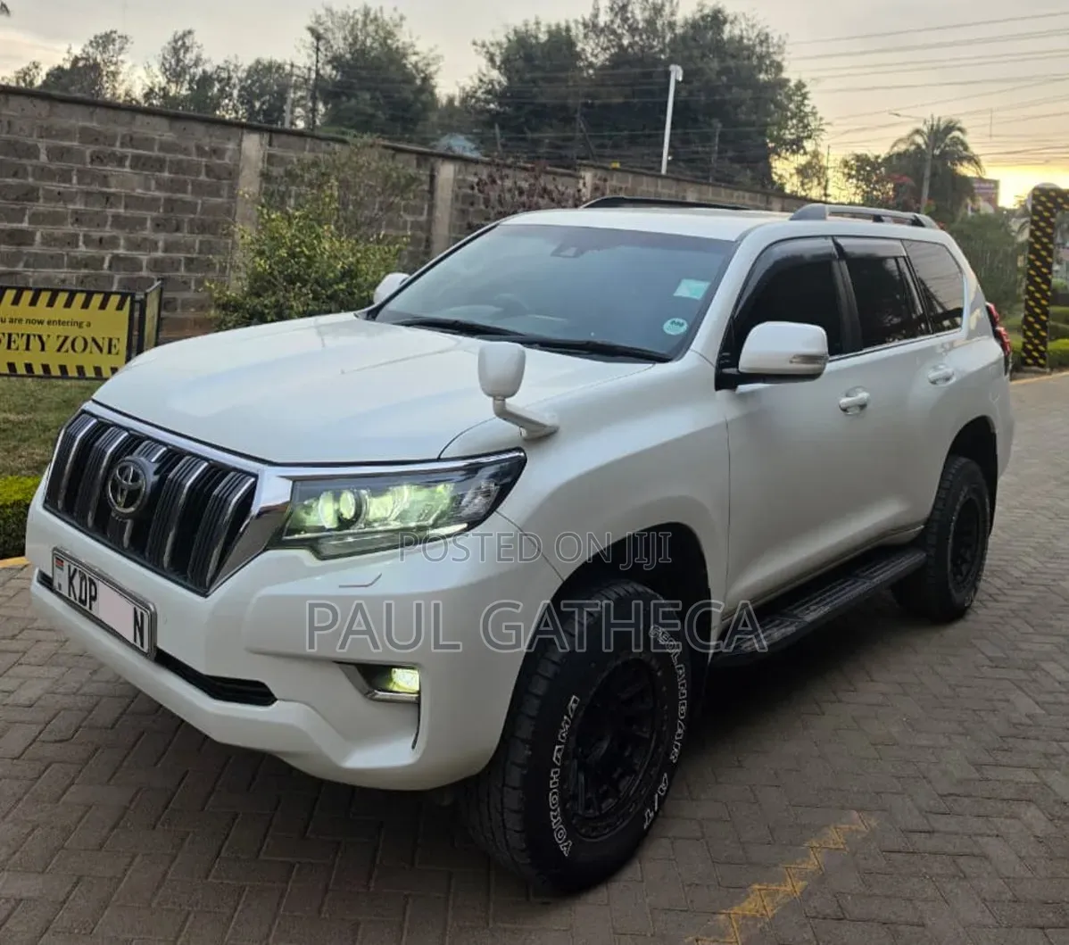 Toyota Land Cruiser Prado 2017 White
