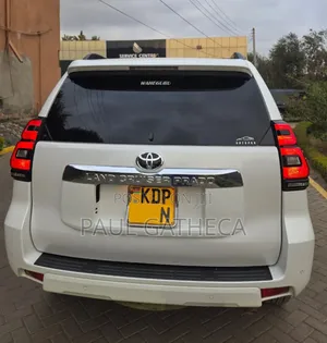 Toyota Land Cruiser Prado 2017 White