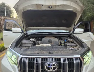 Toyota Land Cruiser Prado 2017 White