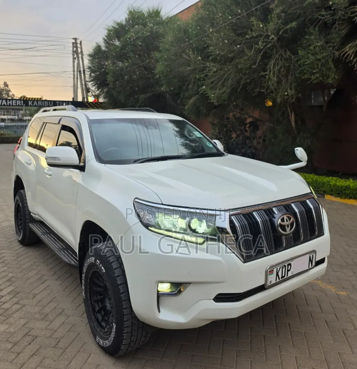 Toyota Land Cruiser Prado 2017 White