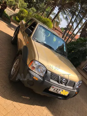 Nissan DoubleCab 2007 Gold