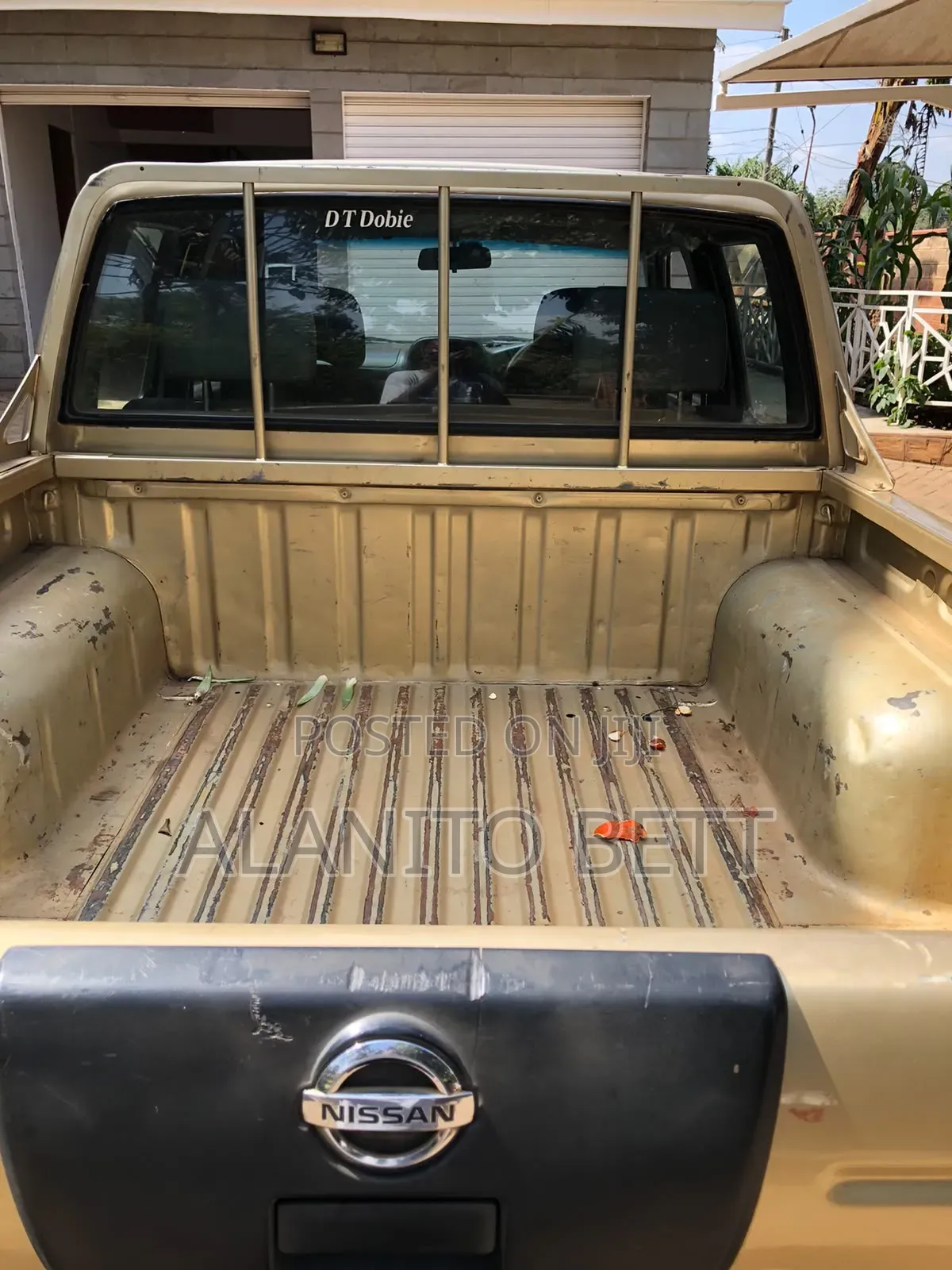 Nissan DoubleCab 2007 Gold