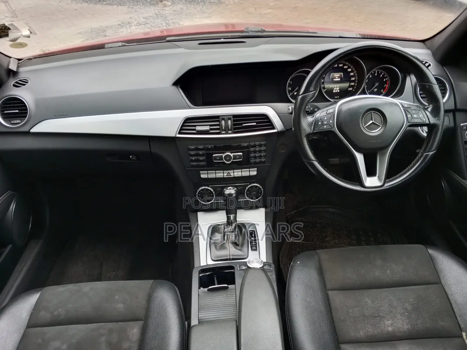 Mercedes-Benz C180 2014 Red