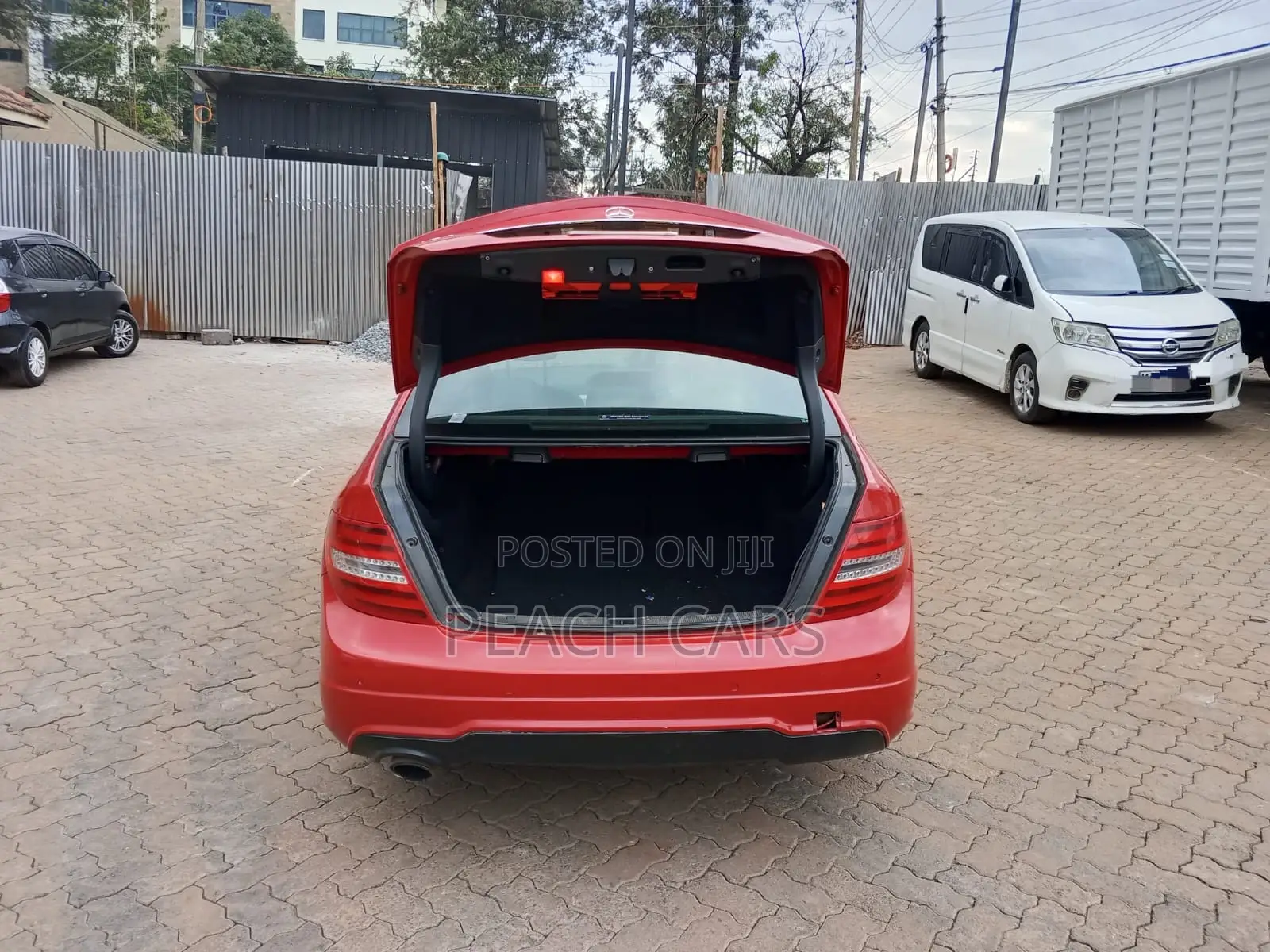 Mercedes-Benz C180 2014 Red