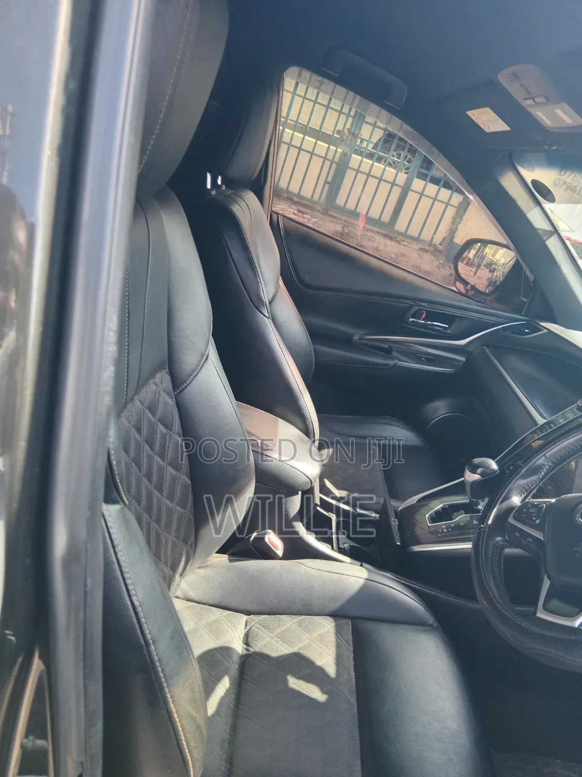 Toyota Harrier 2013