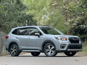 Subaru Forester Premium AWD 2019 Silver