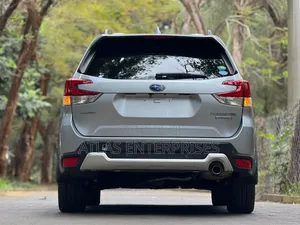Subaru Forester Premium AWD 2019 Silver