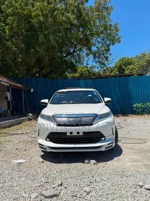Toyota Harrier 2.0 2018 Pearl