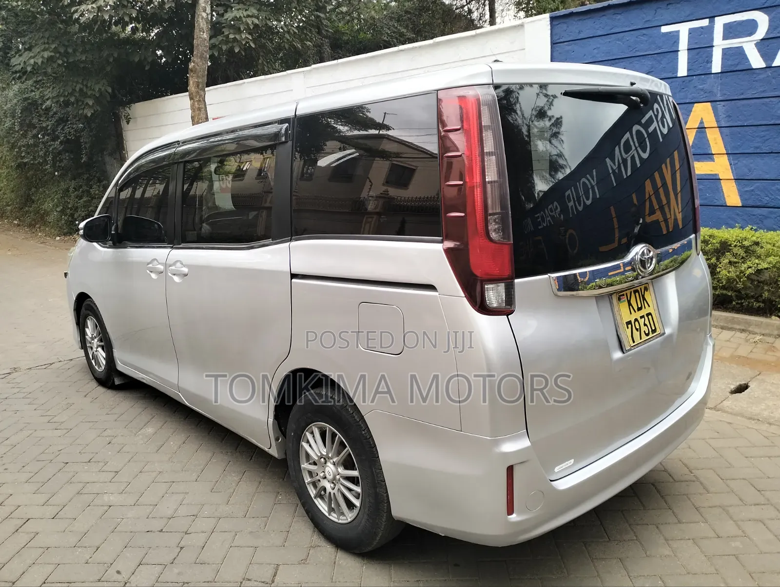 Toyota Noah 2015 Silver