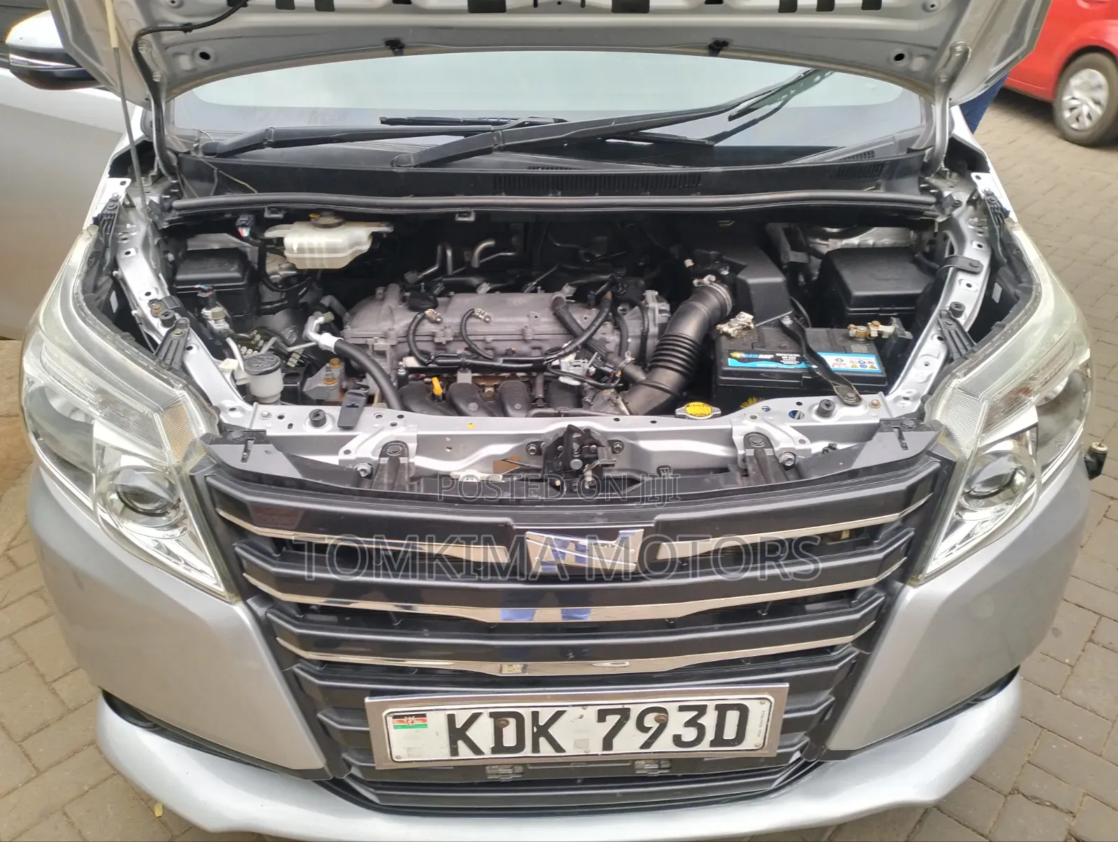 Toyota Noah 2015 Silver
