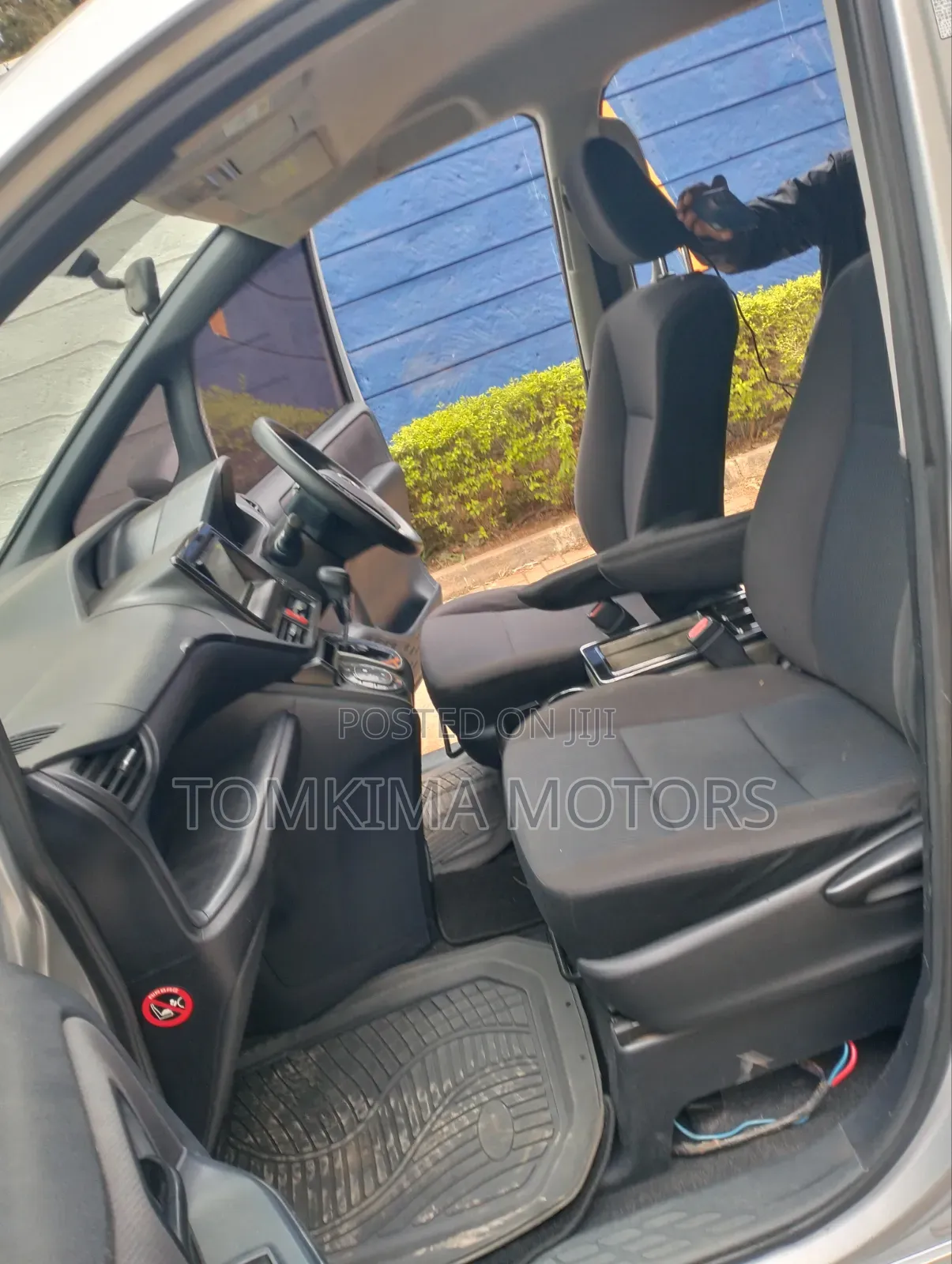 Toyota Noah 2015 Silver