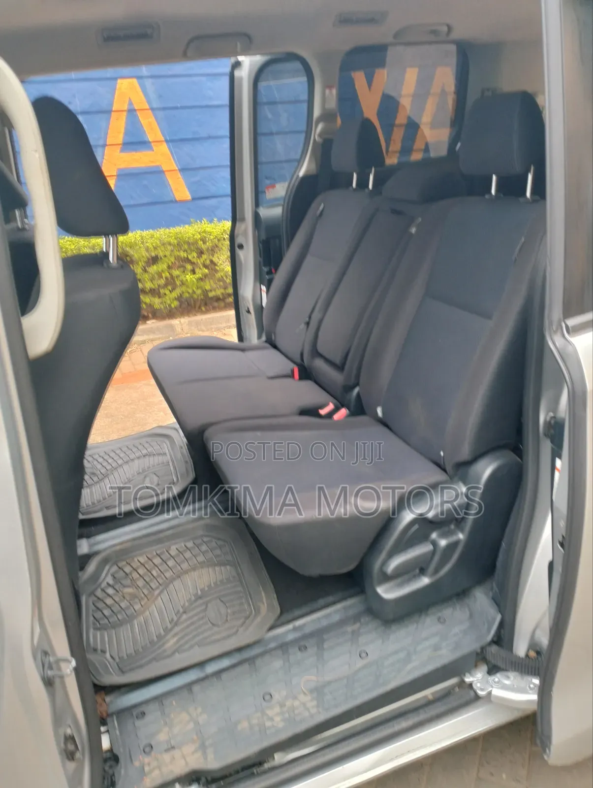 Toyota Noah 2015 Silver