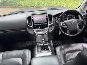 Toyota Land Cruiser 4.5 V8 VXR 2021 Gray