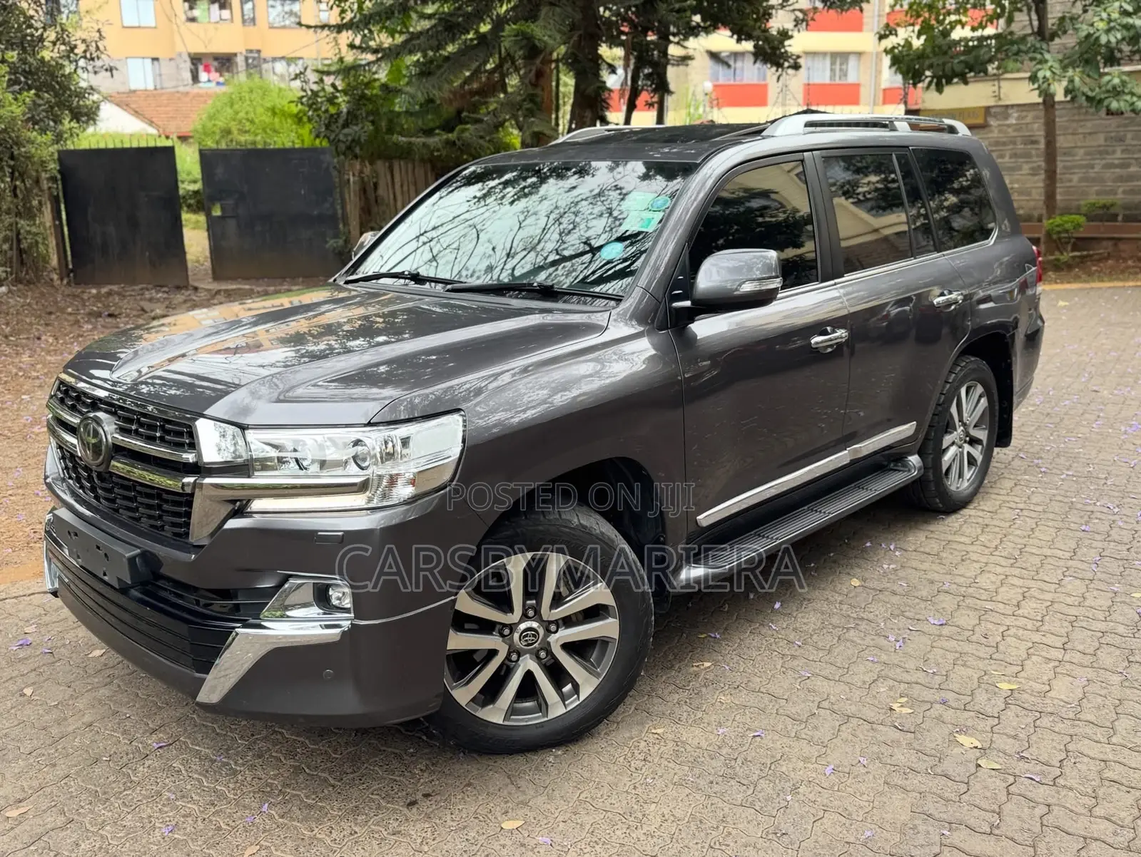 Toyota Land Cruiser 4.5 V8 VXR 2021 Gray