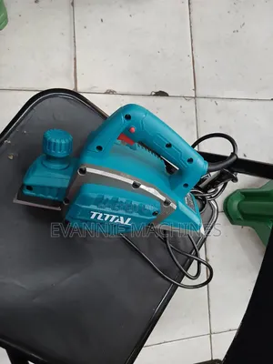 TOTAL 550W Electric Planer