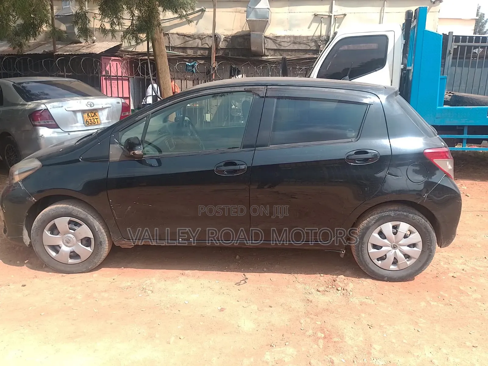 Toyota Vitz 1.3 AWD 3dr 2014 Black