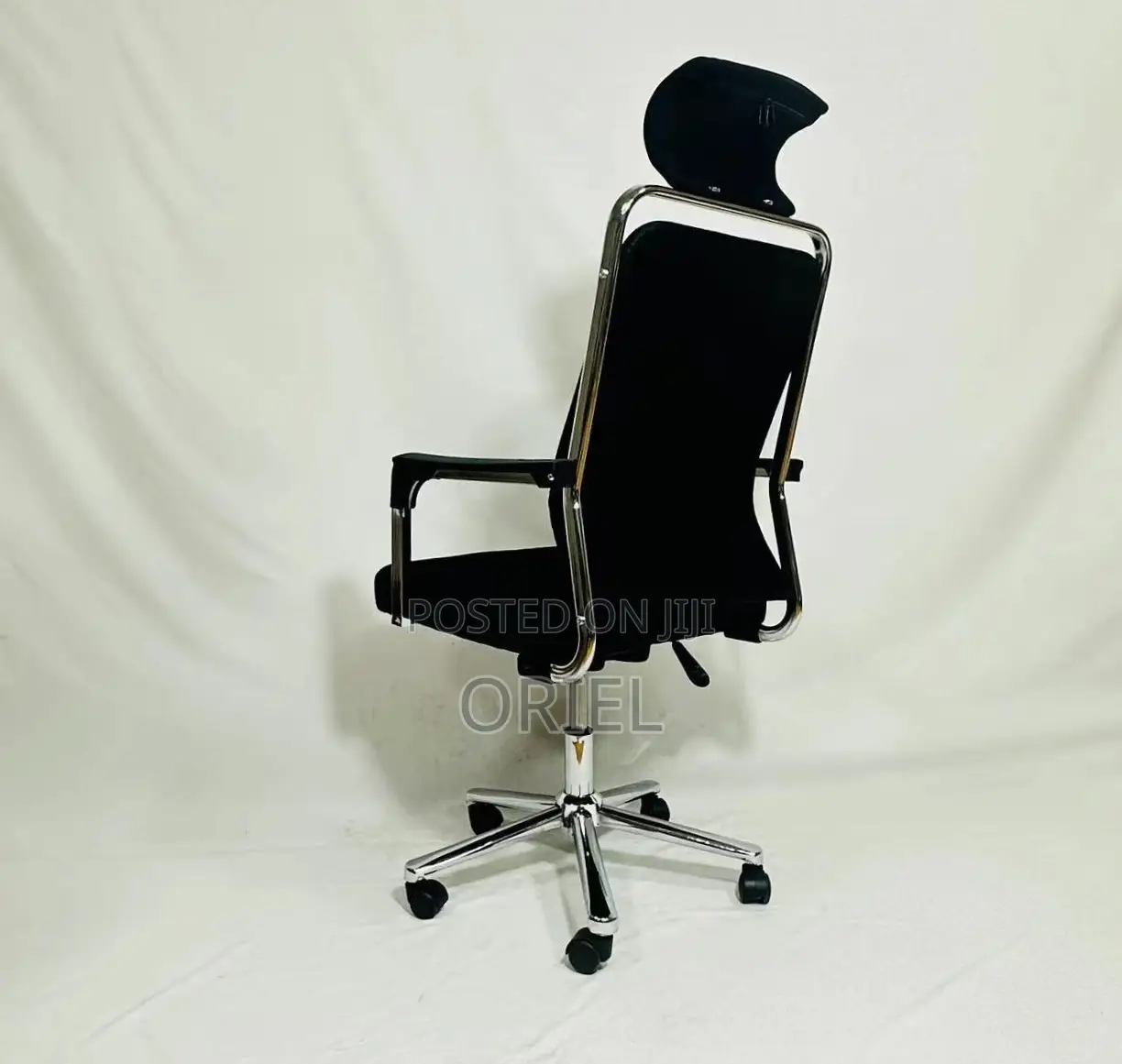 High-Back Leather Office Seat : Professional Faux Leather Desk Chair