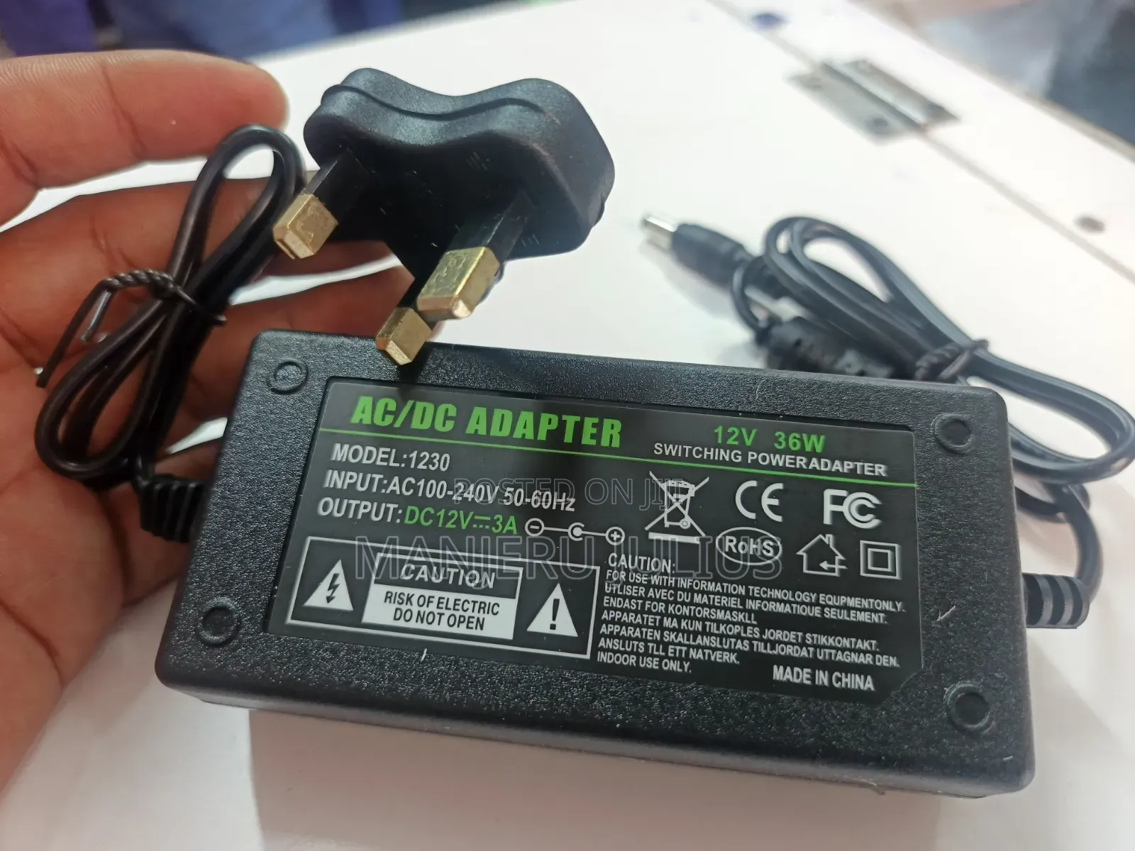 AC/Dc, 3a Adaptor