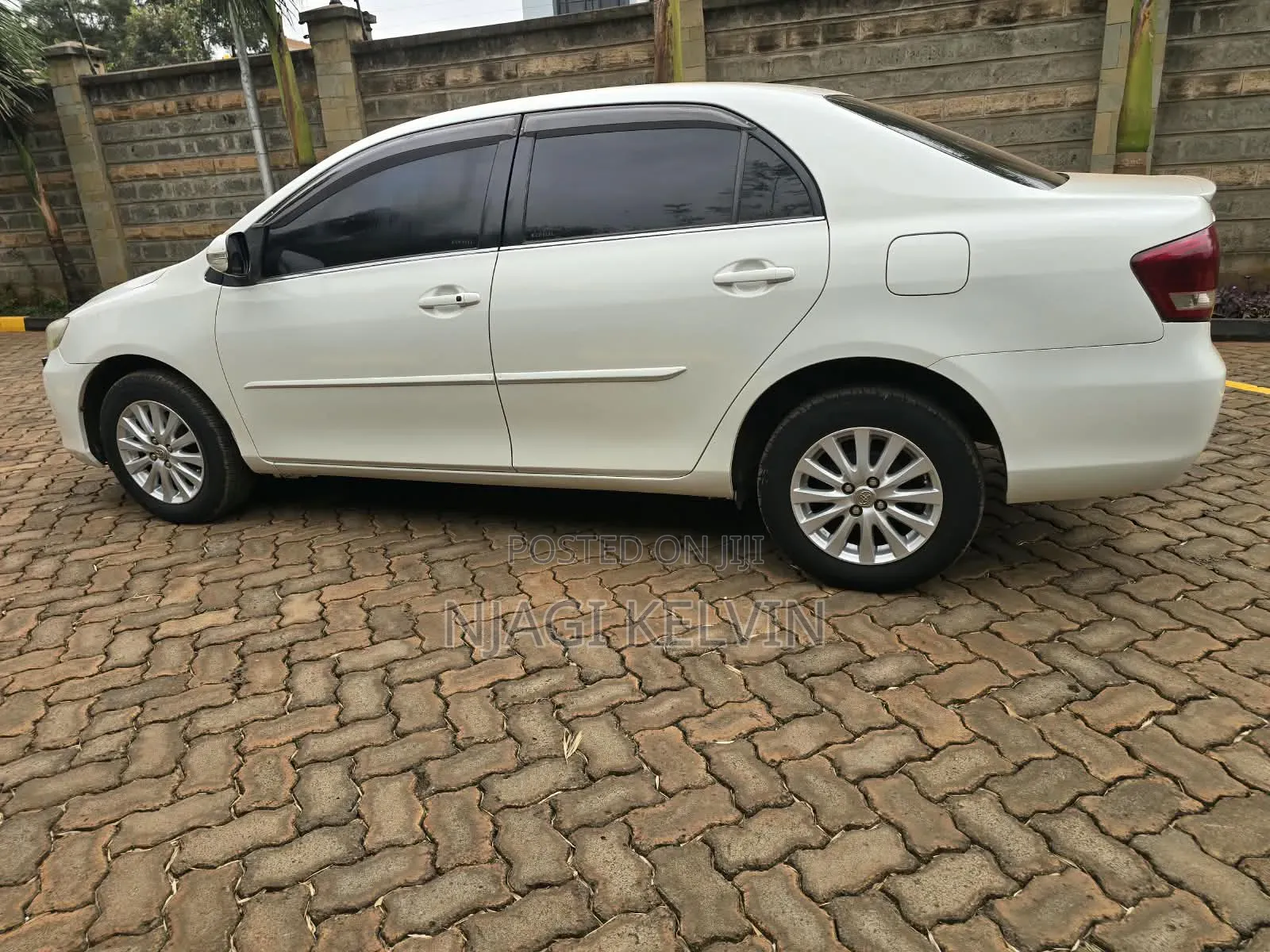 Toyota Axio 1.8 Luxel 2WD 2010 Pearl