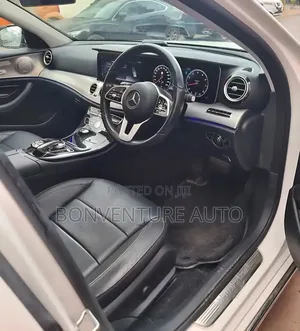 Mercedes-Benz E200 2019 Pearl