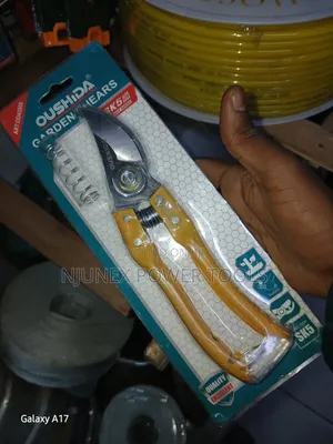 Oushida Yellow-Handled SK5 Steel Garden Pruning Shear