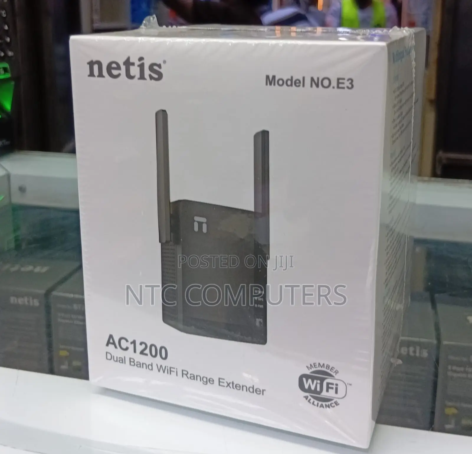 Netis E3 AC1200 Wireless Dual Band Range WiFi Extender/Wifi Repeater