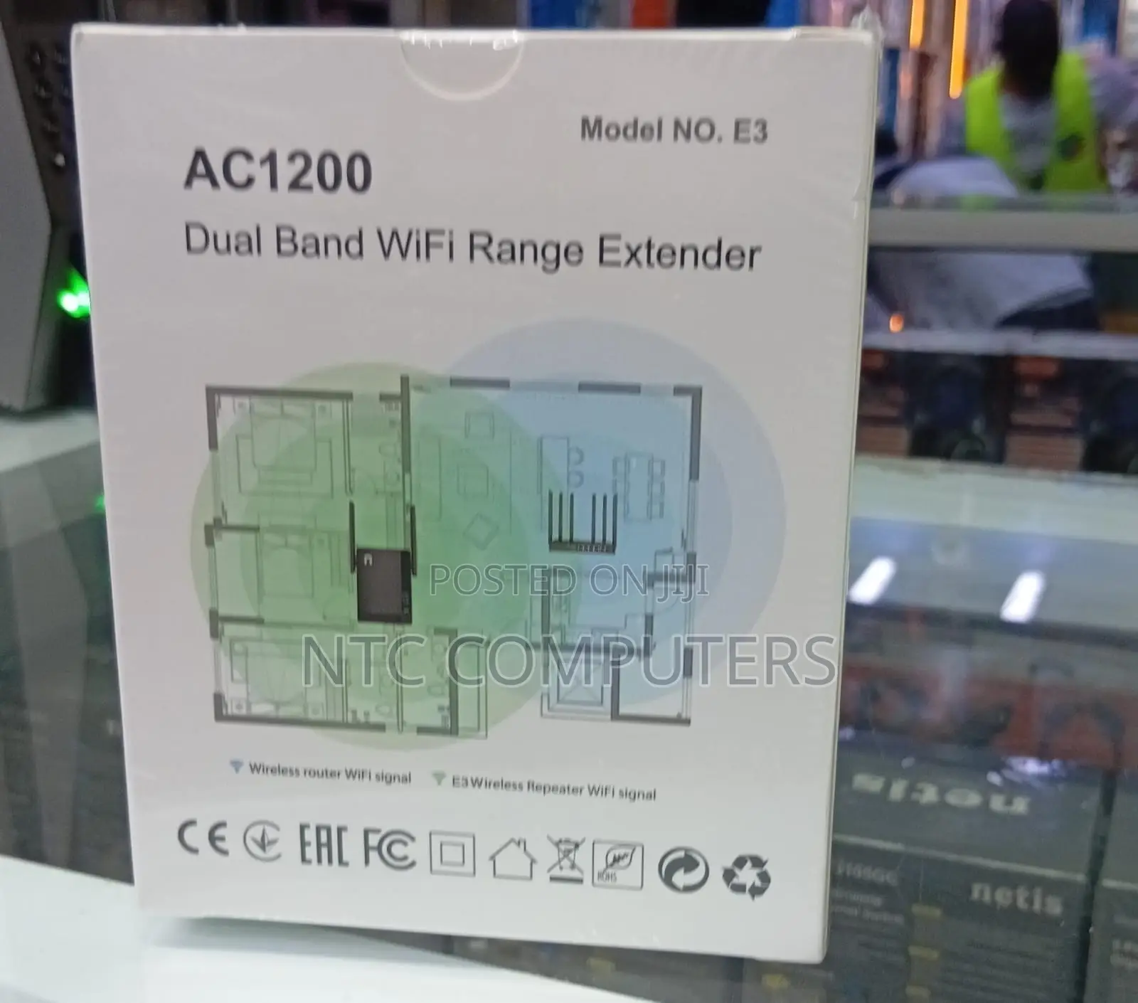 Netis E3 AC1200 Wireless Dual Band Range WiFi Extender/Wifi Repeater