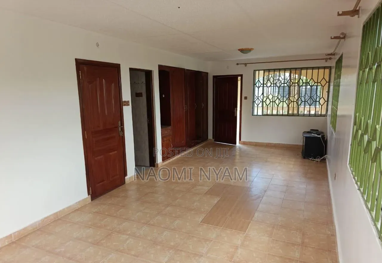 5bdrm House in Meru Town for sale