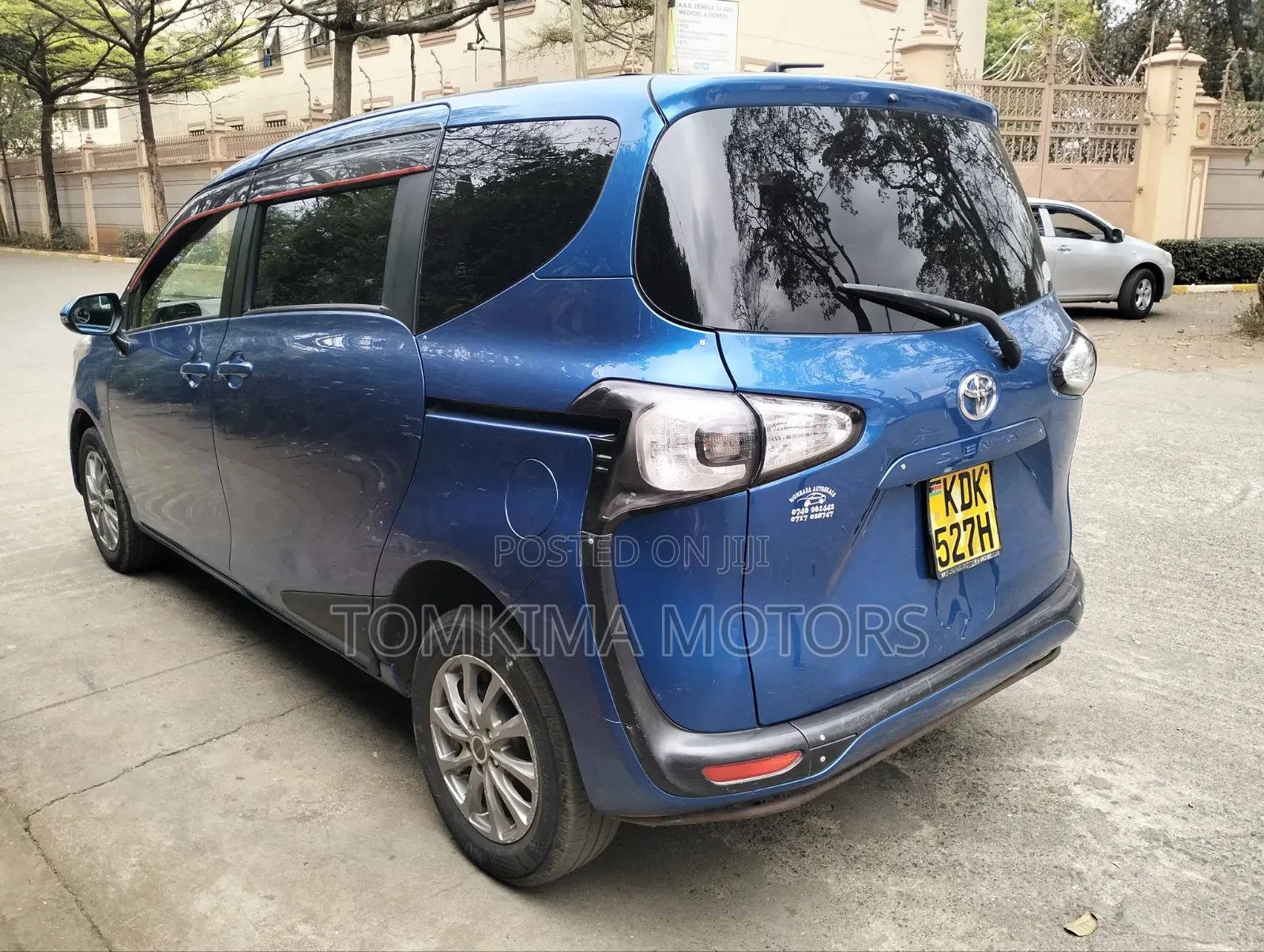 Toyota Sienta 2015 Blue